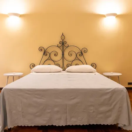 Sulla Via Del Teatro Appartement Bari Buitenkant foto