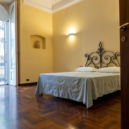 Sulla Via Del Teatro Appartement Bari Buitenkant foto